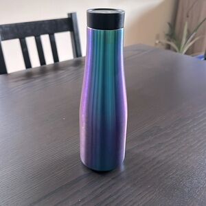 Lululemon insulated water bottle